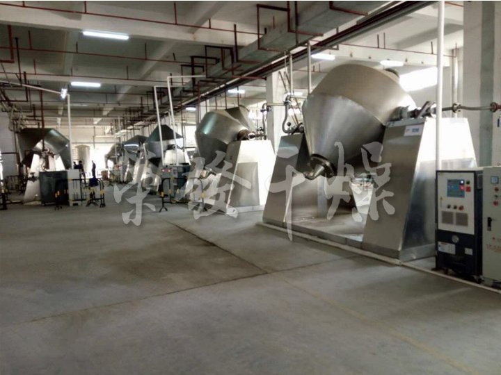 SZG系列雙錐回轉(zhuǎn)真空干燥機(jī)